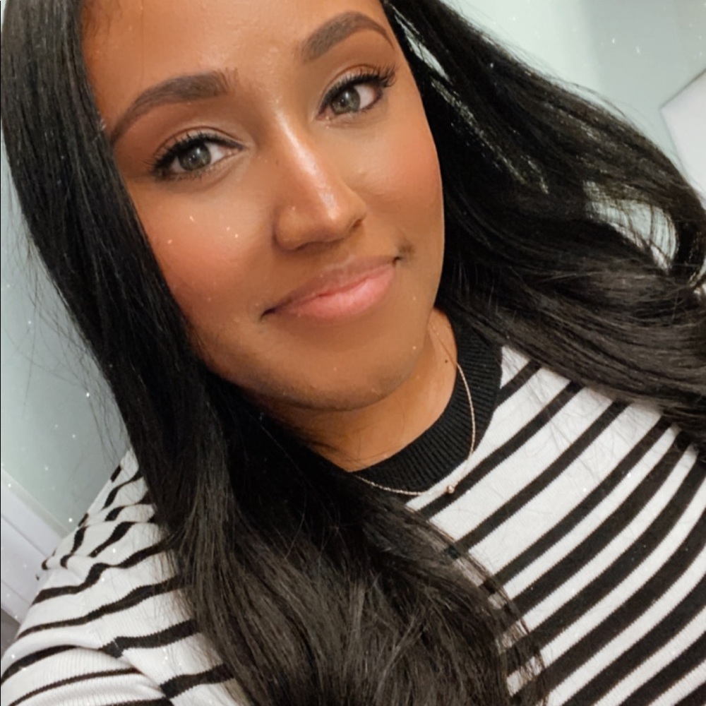 Meet your Posher, Christina